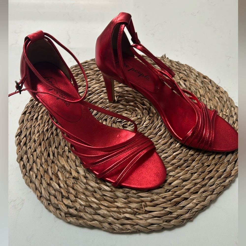 FREE PEOPLE open Toe red straps show! 😍 3.5 inch heel